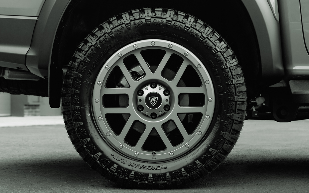 18/20 Inch Predator Dakar Alloy Wheels in Black or Grey